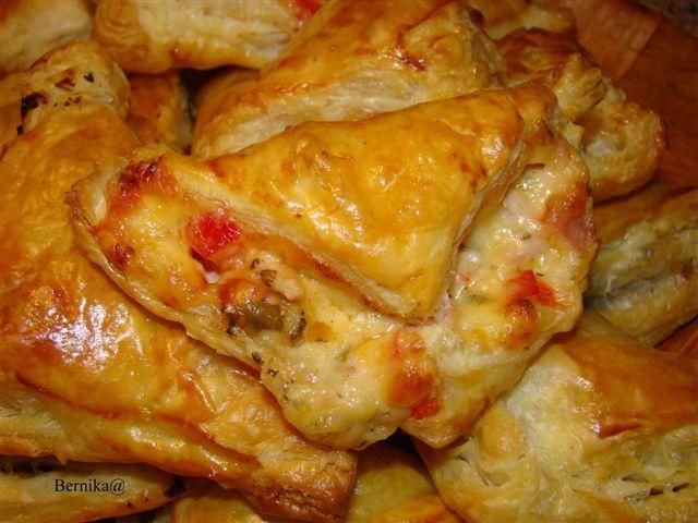 Pierożki z nadzieniem paprykowym Pierożki z nadzieniem paprykowym