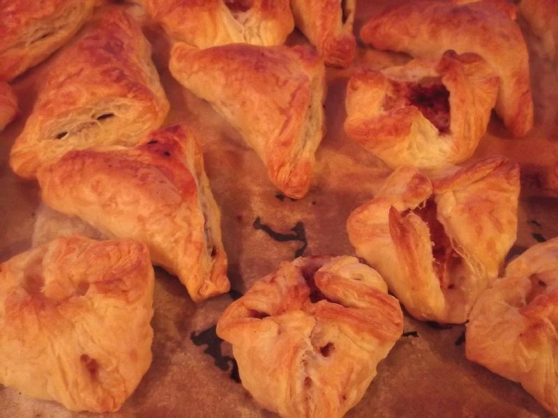 Pierożki z nadzieniem z boczku, cebuli oraz porów Pierożki z nadzieniem z boczku, cebuli oraz porów