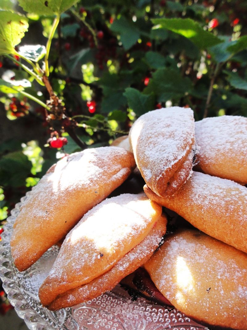 Pierożki z porzeczkami Pierożki z porzeczkami