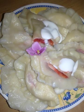 Pierożki z truskawkami Pierożki z truskawkami