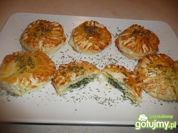 Pierożki ze szpinakiem.