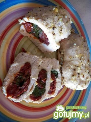 Pierś faszerowana szpinakiem i pomidoram Pierś faszerowana szpinakiem i pomidoram