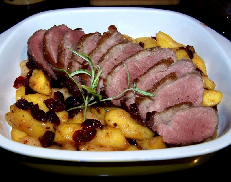 Pierś gęsi i żurawiną na św. Marcina