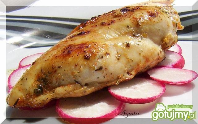 Pierś grilowana z masłem podana:) Pierś grilowana z masłem podana:)