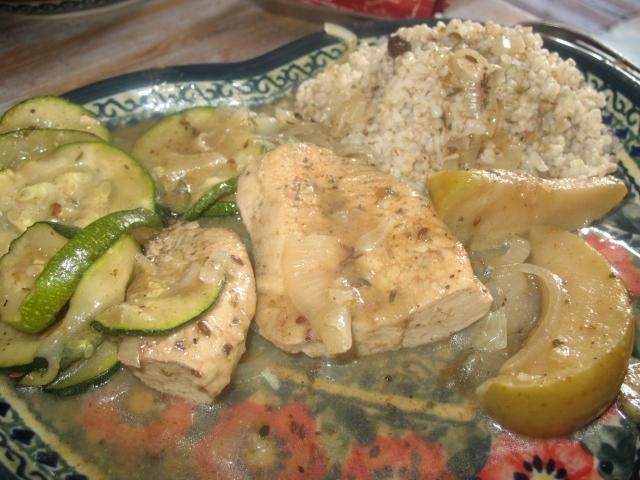 Pierś indycza z jabłkami