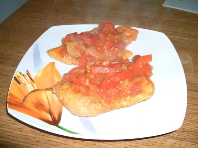 Pierś kurczak w czerwonym sosie Pierś kurczak w czerwonym sosie