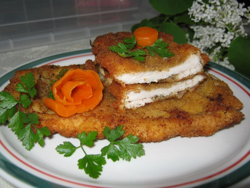 Pierś kurczaka w mlecznej marynacie i w panierce