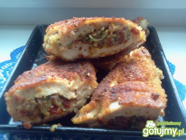 Pierś nadziewana cukinią i suszonymi pom