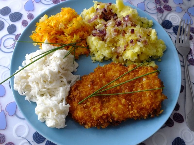 Pierś panierowana w płatkach kukurydzianych Pierś panierowana w płatkach kukurydzianych