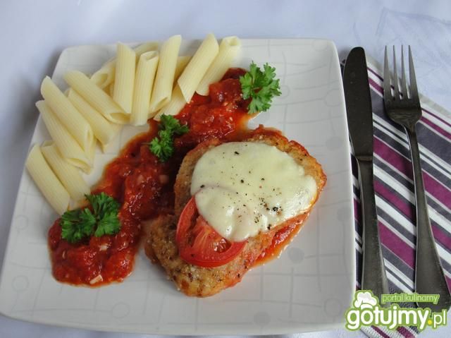 Pierś w migdałach i pomidorowym sosie