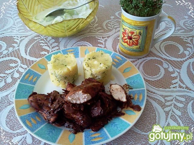 Pierś w sosie czekoladowym z migdałami