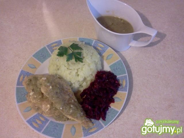 Pierś  w sosie z ogórków kiszonych Pierś  w sosie z ogórków kiszonych