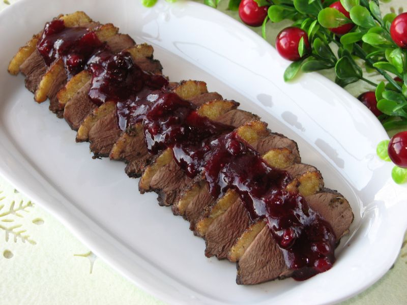 Pierś z kaczki pieczona w winie Pierś z kaczki pieczona w winie
