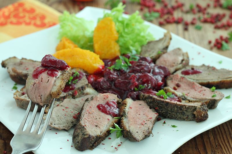 Pierś z kaczki w sosie wiśniowo pomarańczowym 