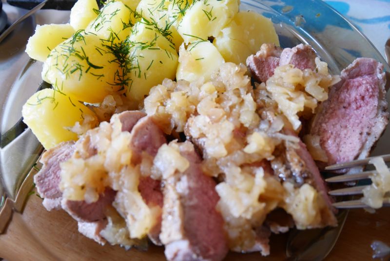 Pierś z kaczki z jabłkami