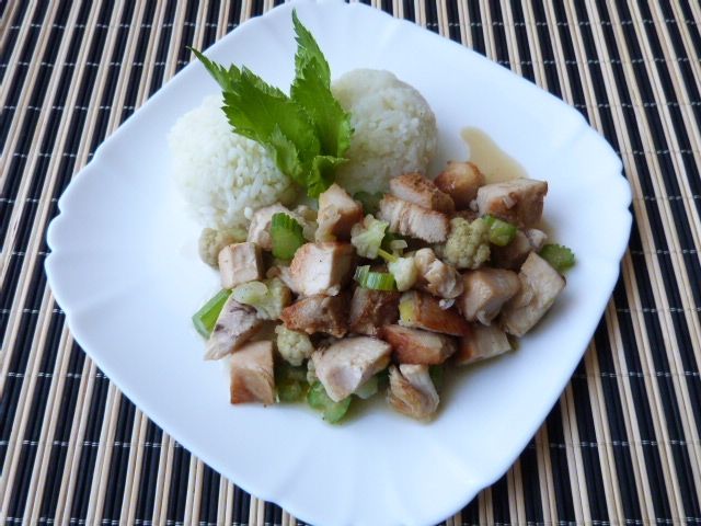 Pierś z kurczaka duszona z warzywami