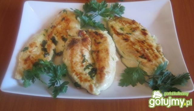 Pierś z kurczaka grillowana z pietruszką