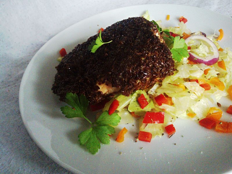 Pierś z kurczaka panierowana siemieniem lnianym na Pierś z kurczaka panierowana siemieniem lnianym na