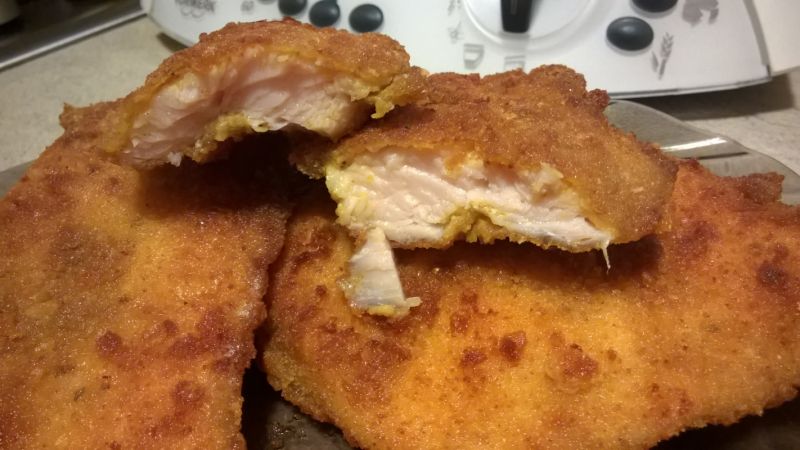 Pierś z kurczaka w curry i surówka Pierś z kurczaka w curry i surówka