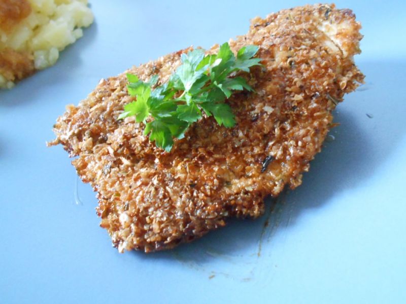 Pierś z kurczaka w panierce z otrębów