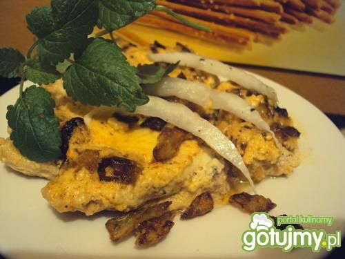 Pierś z kurczaka w sosie śmietanowym Pierś z kurczaka w sosie śmietanowym