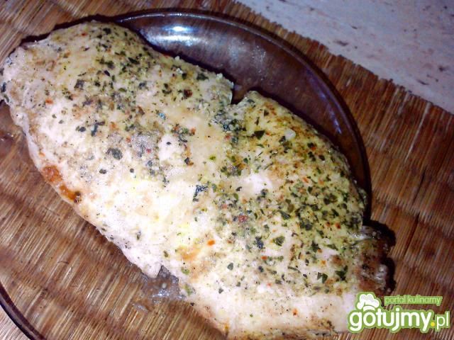 Pierś z kurczaka w ziołach Pierś z kurczaka w ziołach