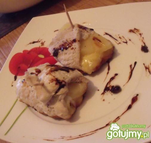 Pierś z kurczaka z ananasem.