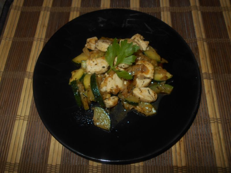 Pierś z kurczaka z cukinią