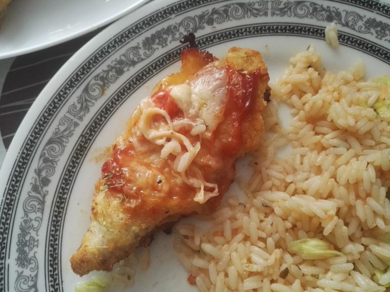 Pierś z kurczaka z ketchupem i serem