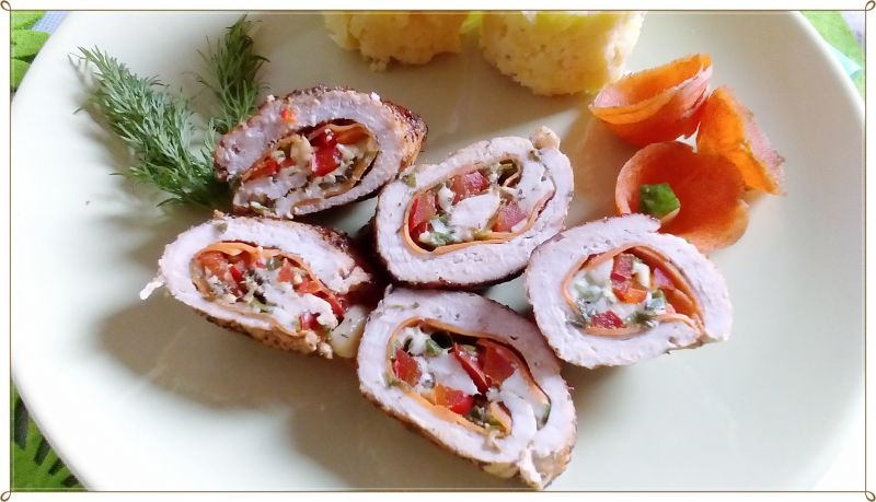 Pierś z kurczaka z marchewką,pap.konserw. i mozzar