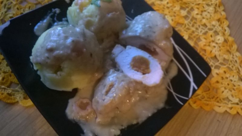 Pierś z kurczaka z morelą w sosie chrzanowym Pierś z kurczaka z morelą w sosie chrzanowym