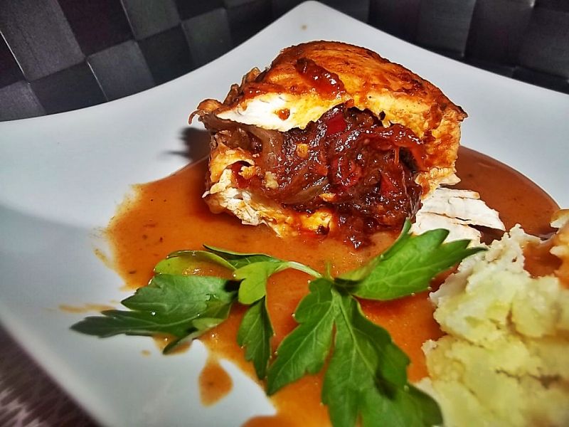 Pierś z kurczaka z nadzieniem cebulowo-miodowym