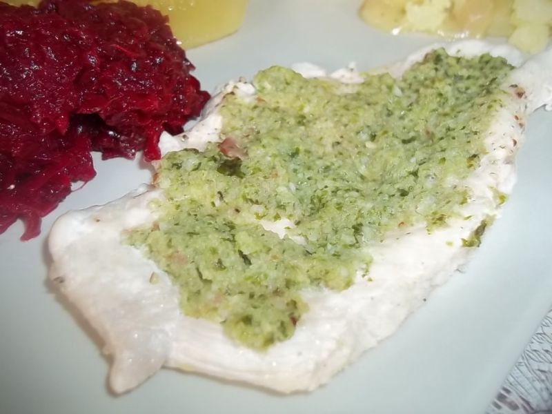 Pierś z kurczaka z pastą boczkowo-bazyliową