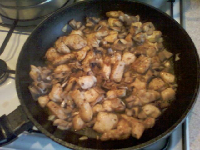 Pierś z kurczaka z patelni Pierś z kurczaka z patelni