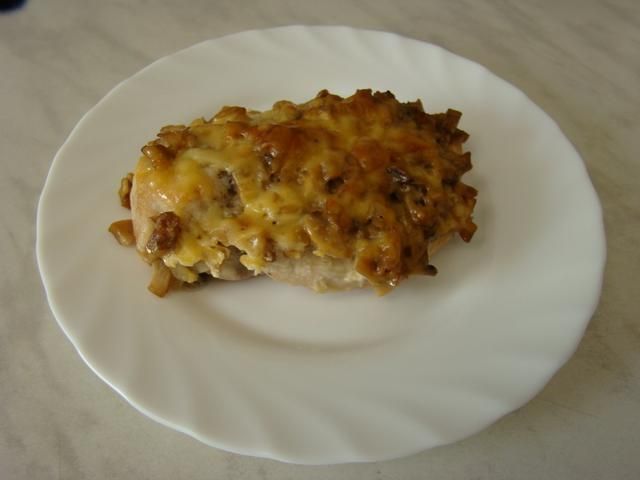 Pierś z kurczaka z pieczarkami Pierś z kurczaka z pieczarkami