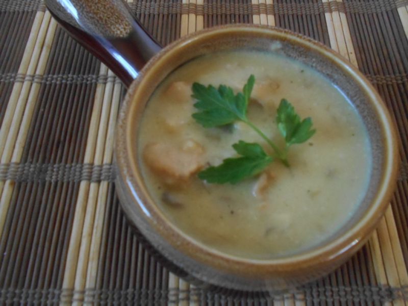 Pierś z kurczaka z pieczarkami i kalarepką