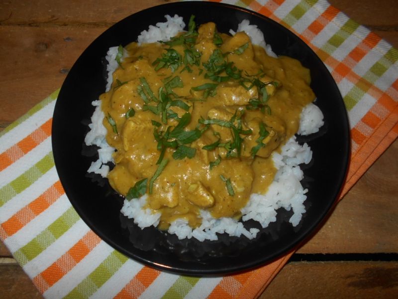 Pierś z kurczaka z soczewicą w sosie śmietanowym