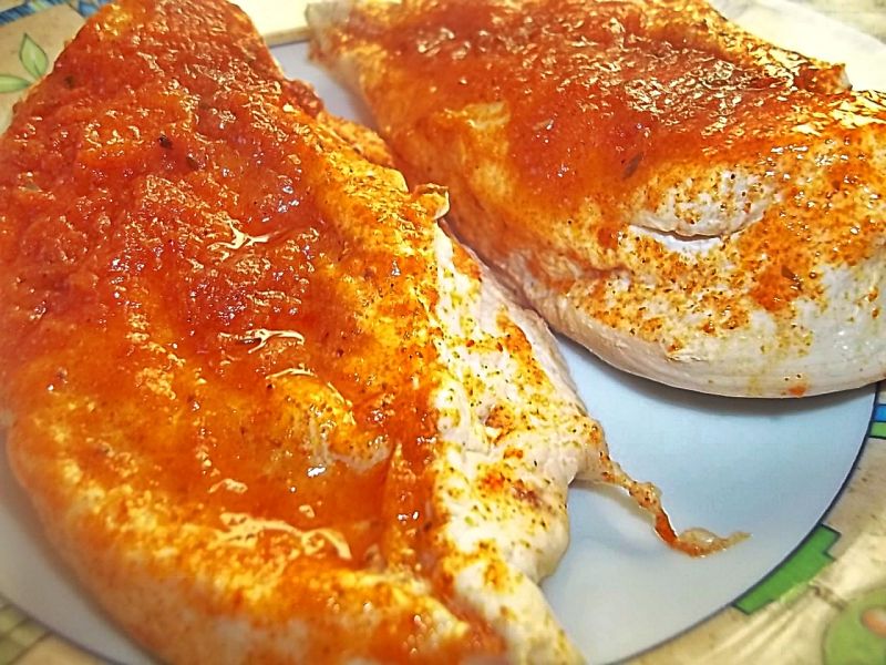 Pierś z kurczaka z tymiankiem i wędzonką Pierś z kurczaka z tymiankiem i wędzonką