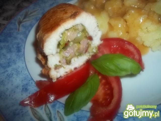 Pierś z kurczaka z winogronowym farszem