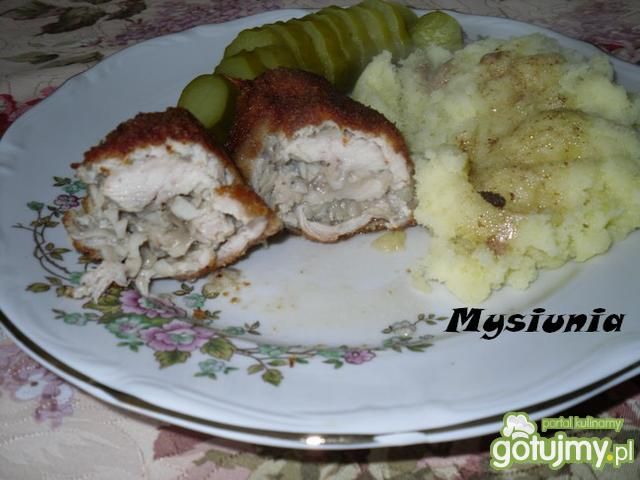 Pierś z pieczarkami