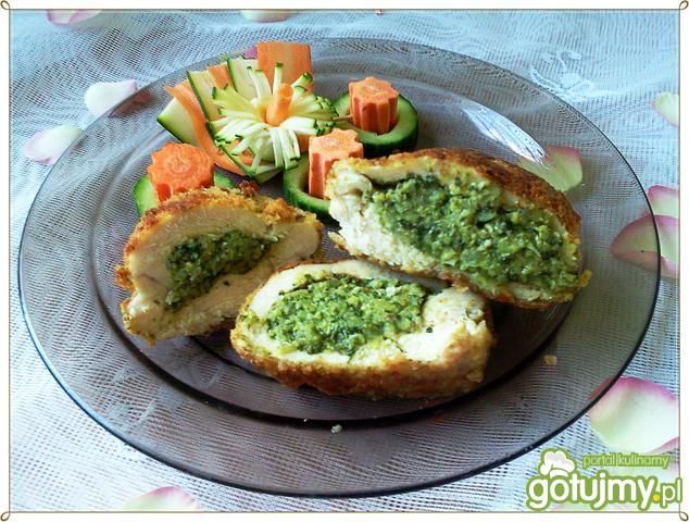 Pierś z zielonym farszem  Pierś z zielonym farszem