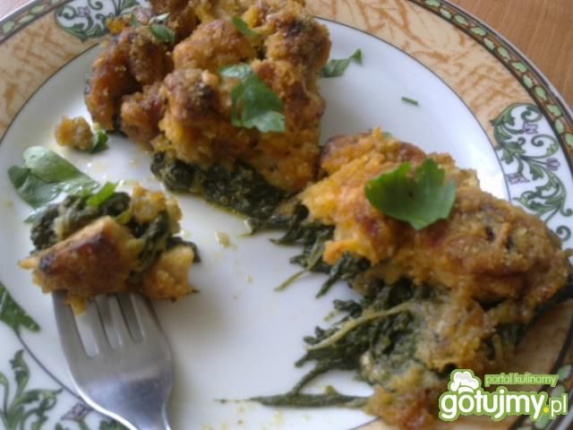 Pierś zapiekana na szpinaku 