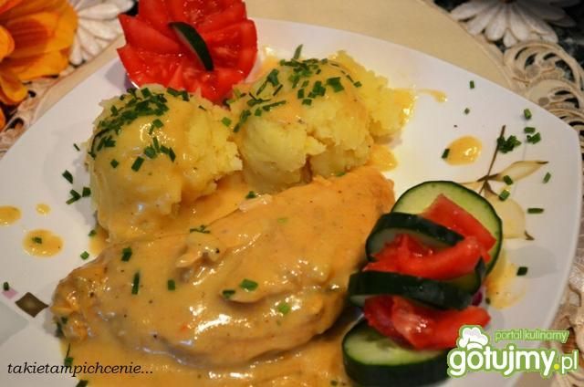 Piersi kurczaka w sosie z curry Piersi kurczaka w sosie z curry