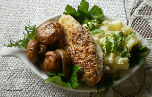 Piersi ( kurze ) w kratkę :