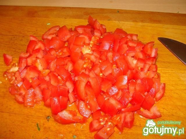 Piersi mocno pomidorowe