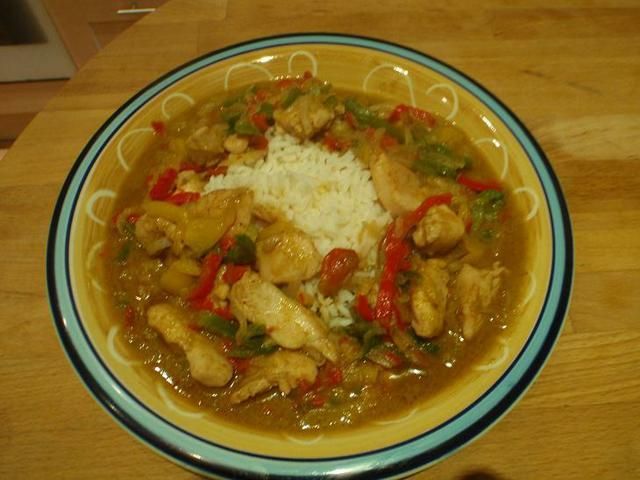 Piersi w tajskim sosie z zielonego curry Piersi w tajskim sosie z zielonego curry