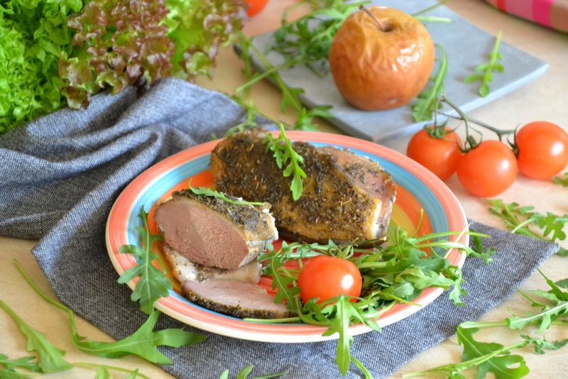 Piersi z kaczki pieczone na boczku  Piersi z kaczki pieczone na boczku