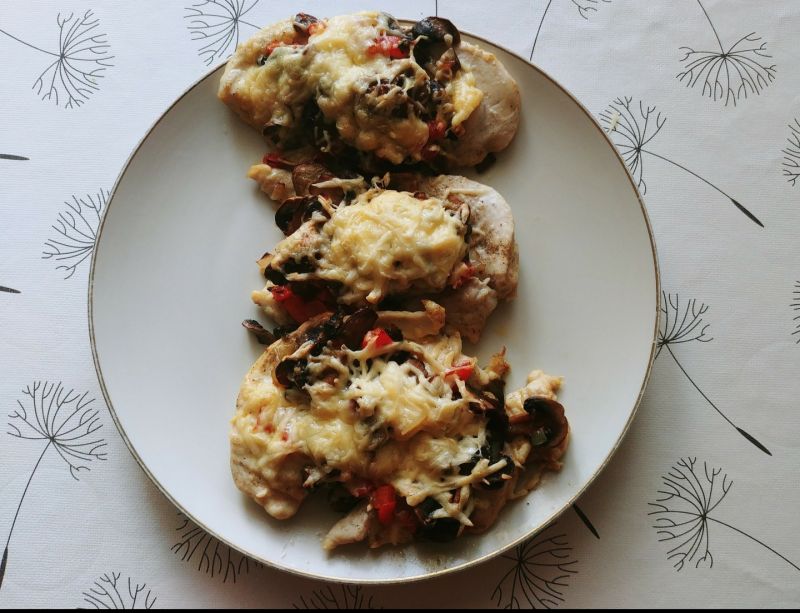 Piersi z kurczaka a'la pizza