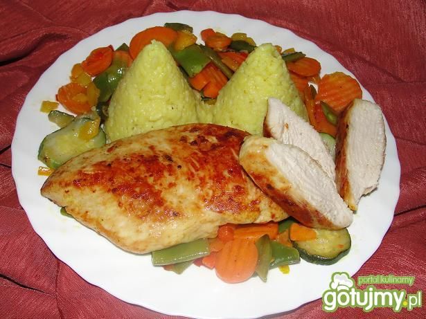 Piersi z kurczaka w kostce  drobiowej