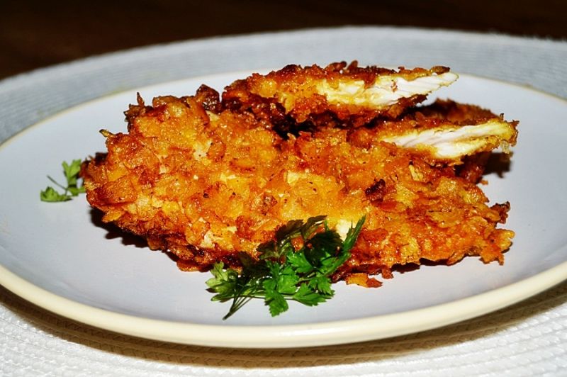 Piersi z kurczaka w płatkach kukurydzianych 